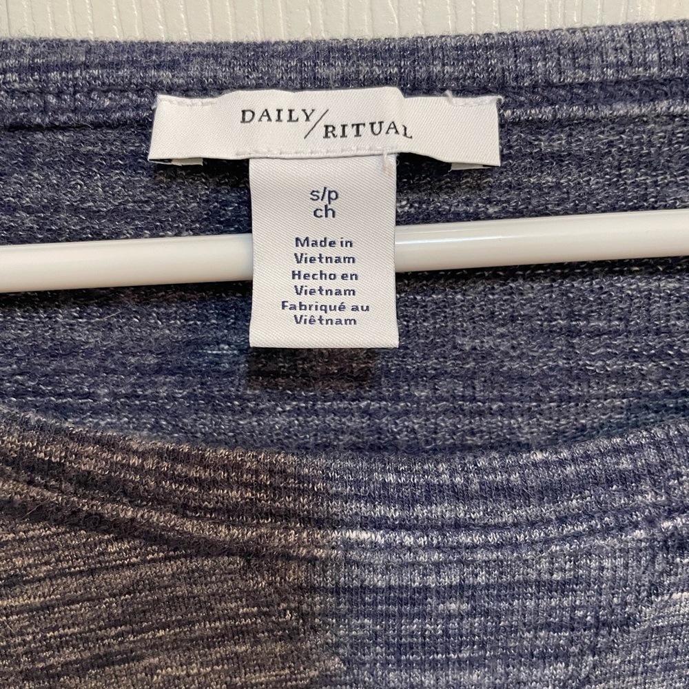 NWOT Daily Ritual sweatshirt. - Picture 2 of 2